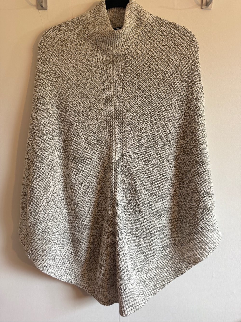 Roots One Size Cream Black Marled Knit Turtleneck Poncho Cape Cozy Fall